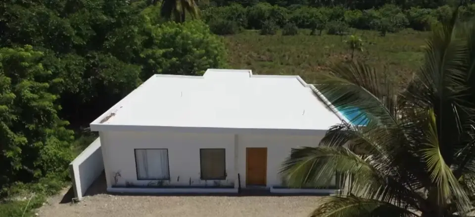 La façade de la villa, vue aérienne